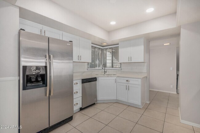 Building Photo - 6319 N 83rd Pl