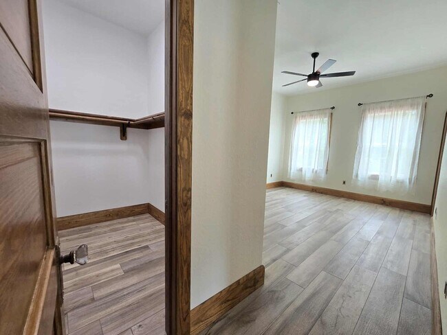 Building Photo - Lakeland's Historic District: 3 Bed/2 Bath