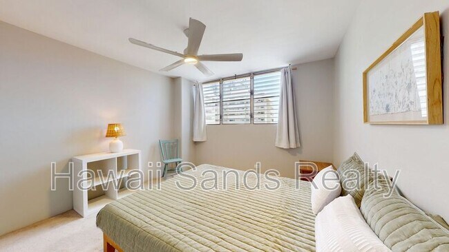 Building Photo - 2442 Kuhio Ave
