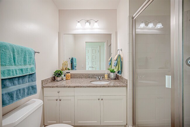 Building Photo - 801 E Beach Dr