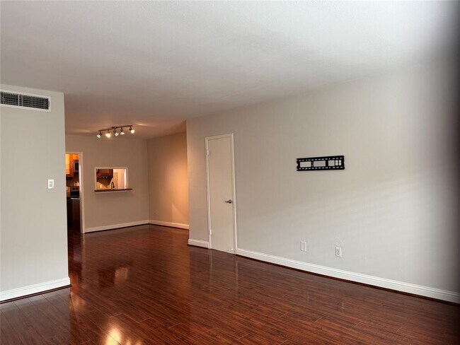 Building Photo - 1807 Stoney Brook Dr