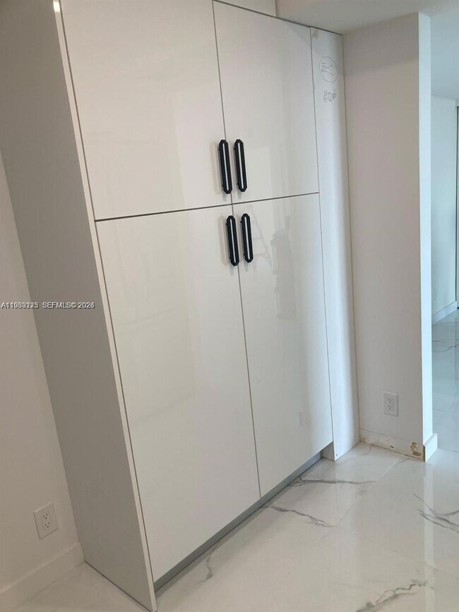 Building Photo - 290 174th St St