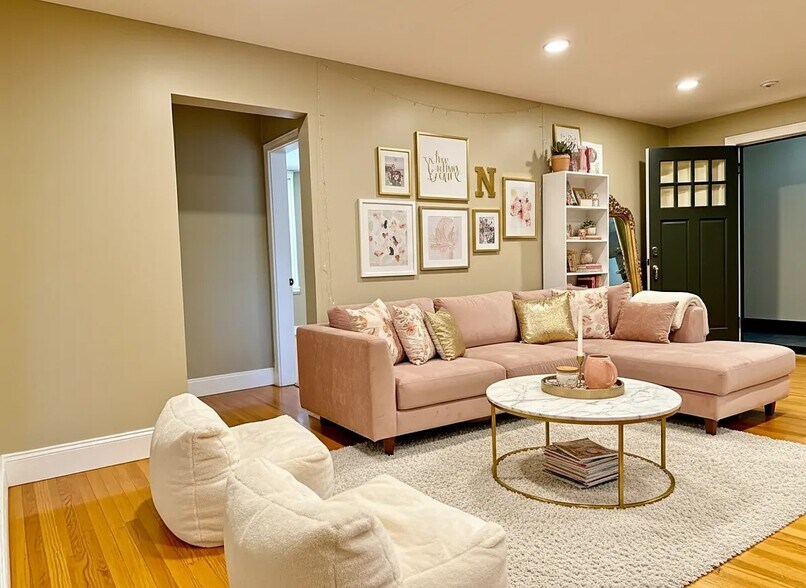 Building Photo - 66 Egmont St