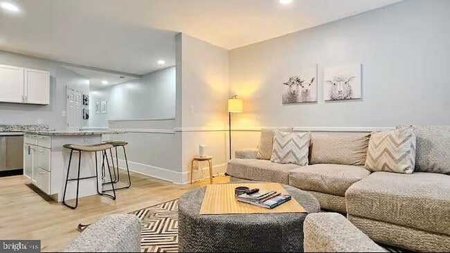 Building Photo - 1217 N King St