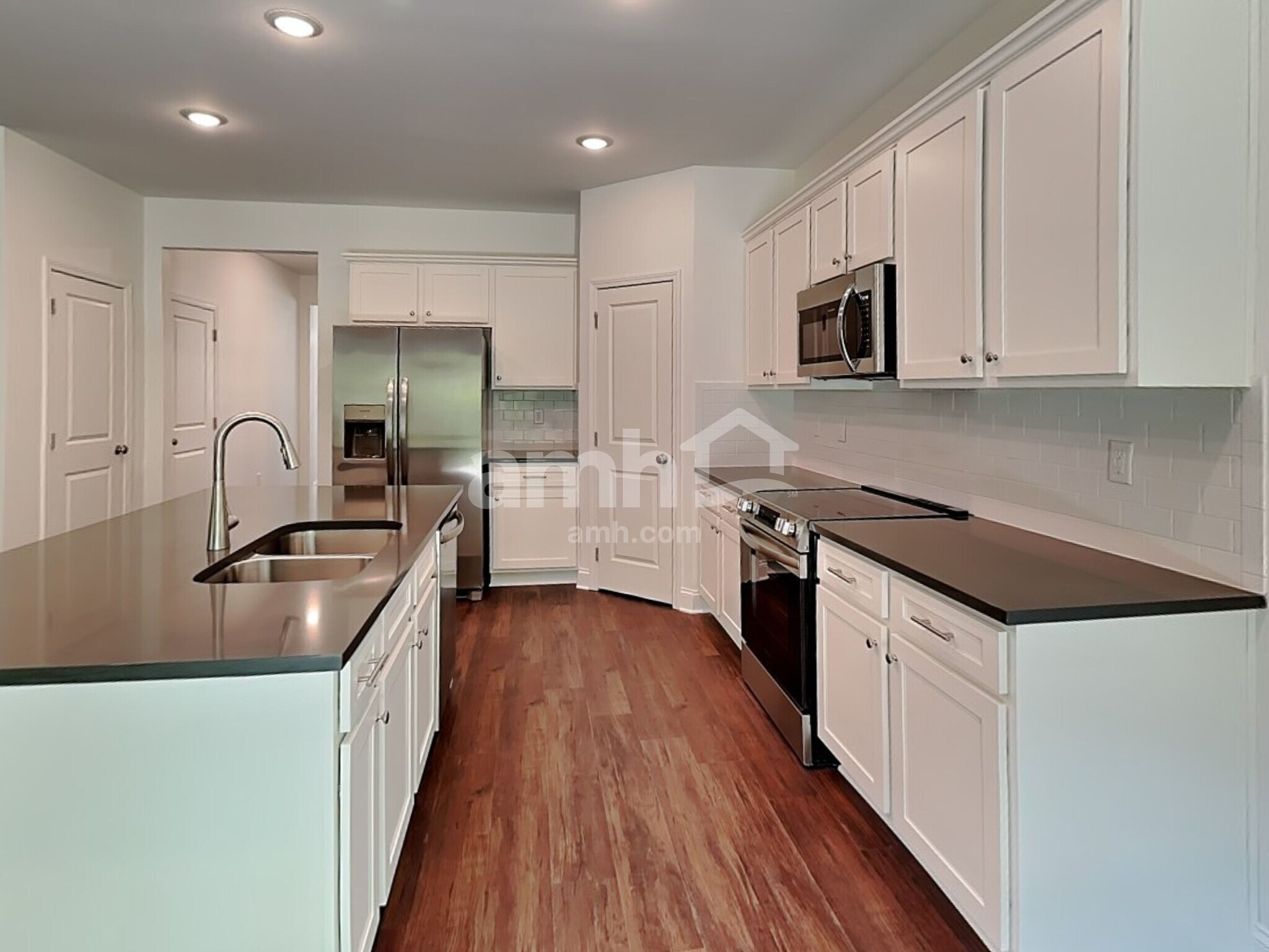 Building Photo - 108 Spruce Cir