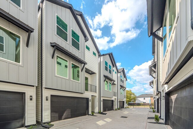 Building Photo - 7735 Hammerly Blvd