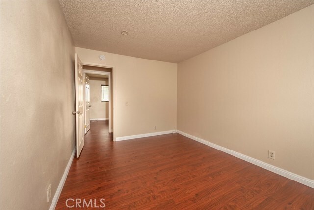 Building Photo - 1439 N Elderberry Ave