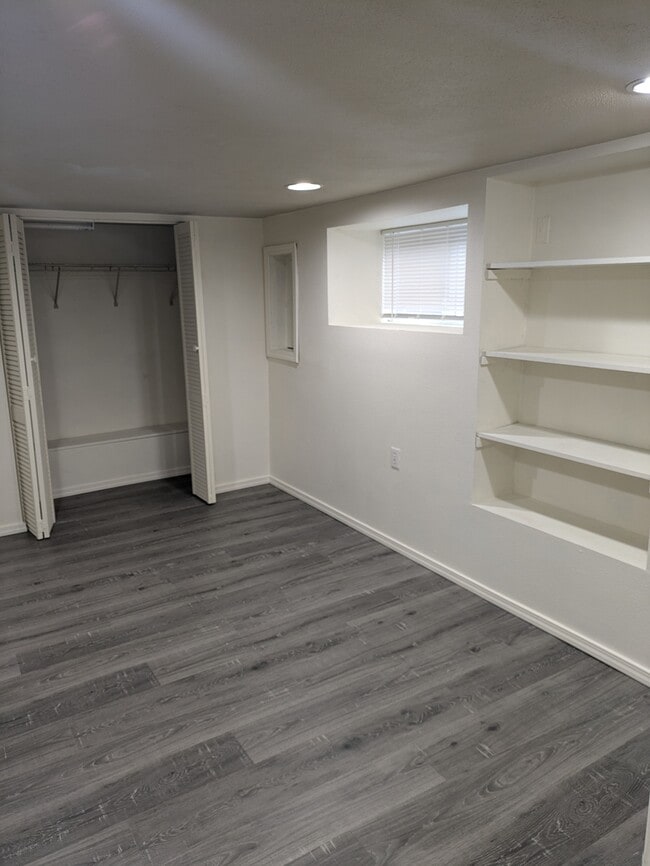 Building Photo - 1547 Sturgus Ave S