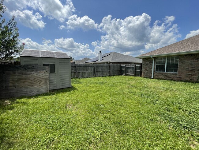 Building Photo - 7025 Boo Ln