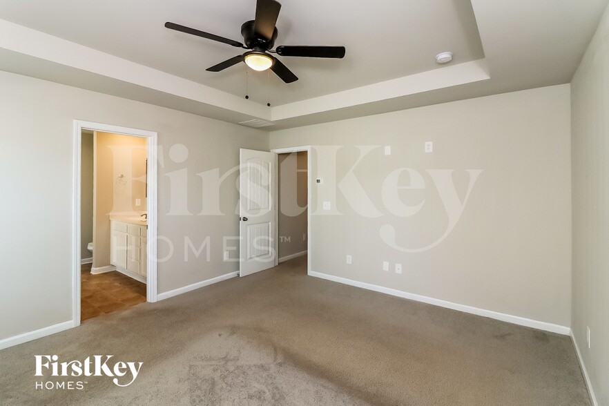 Building Photo - 68 Valley Brook Wy