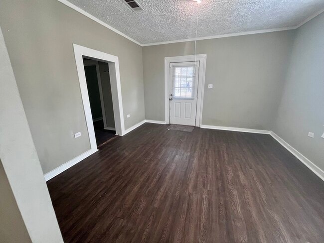 Building Photo - 305 Warpath Rd