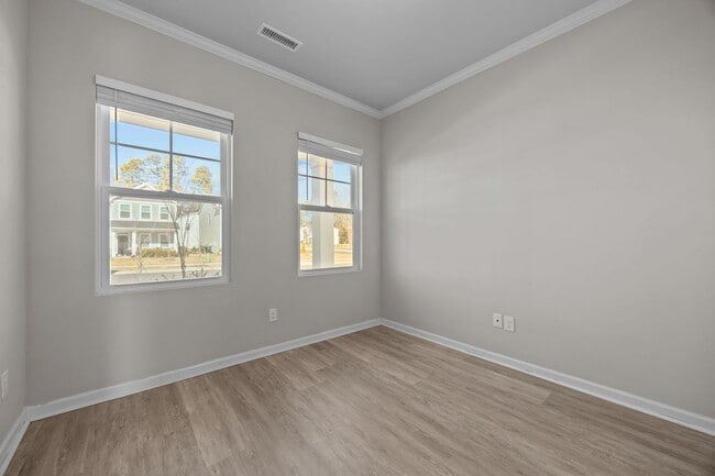 Building Photo - Small-Town Comfort Meets City Convenience | 2-Story Home for Rent | 4 Bedrooms, 2.5 Baths