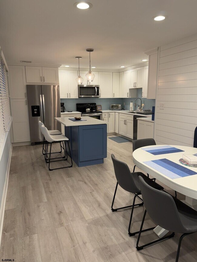 Building Photo - 9200 Monmouth Ave