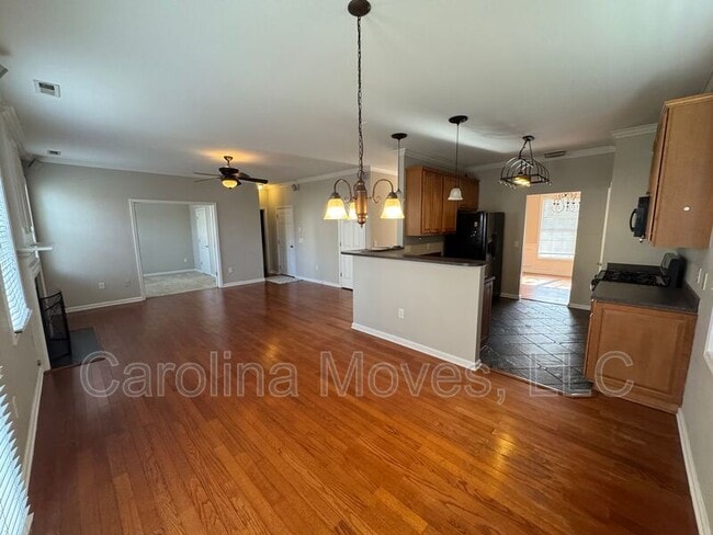 Building Photo - 104 Shairpin Ln