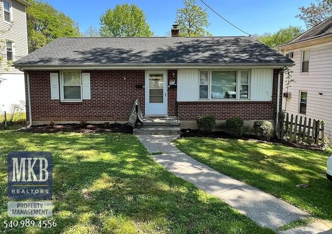 Primary Photo - 1813 Oxford Ave SW