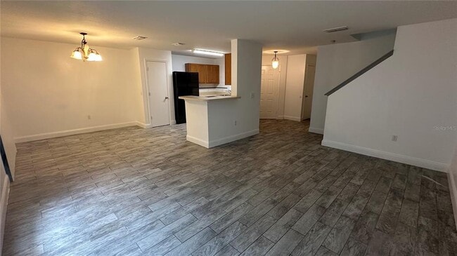 Building Photo - 2437 Hassonite St