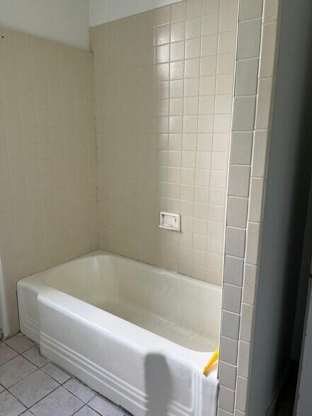 Bathroom 1 - 402 S Winebiddle St