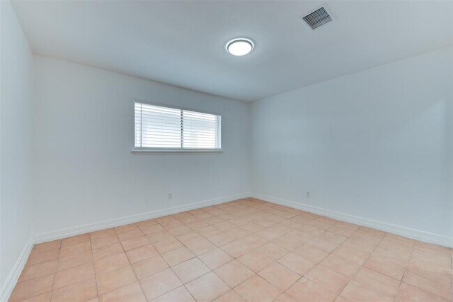 Building Photo - 2413 Woodgate St