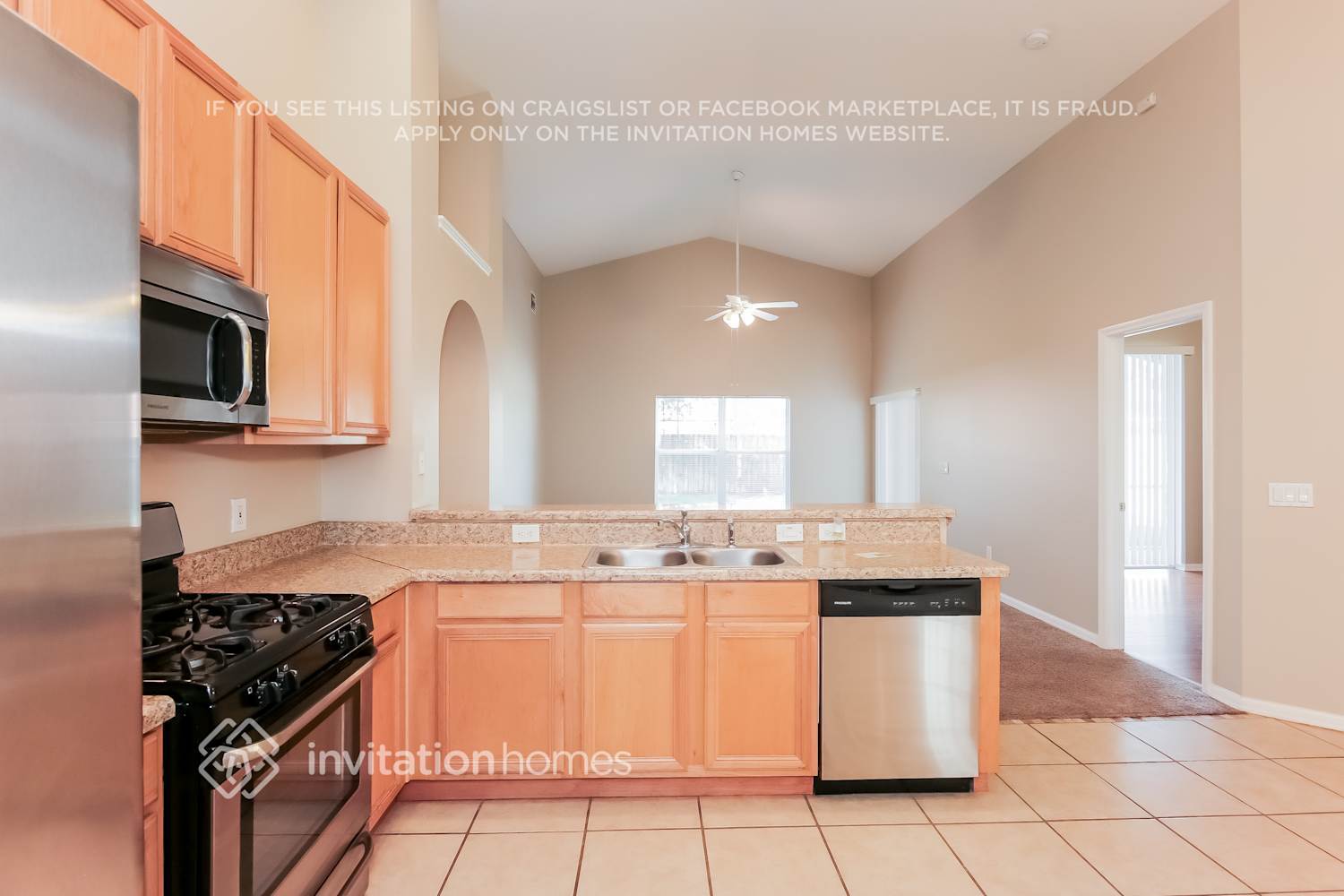 Building Photo - 9718 Bay Colony Dr