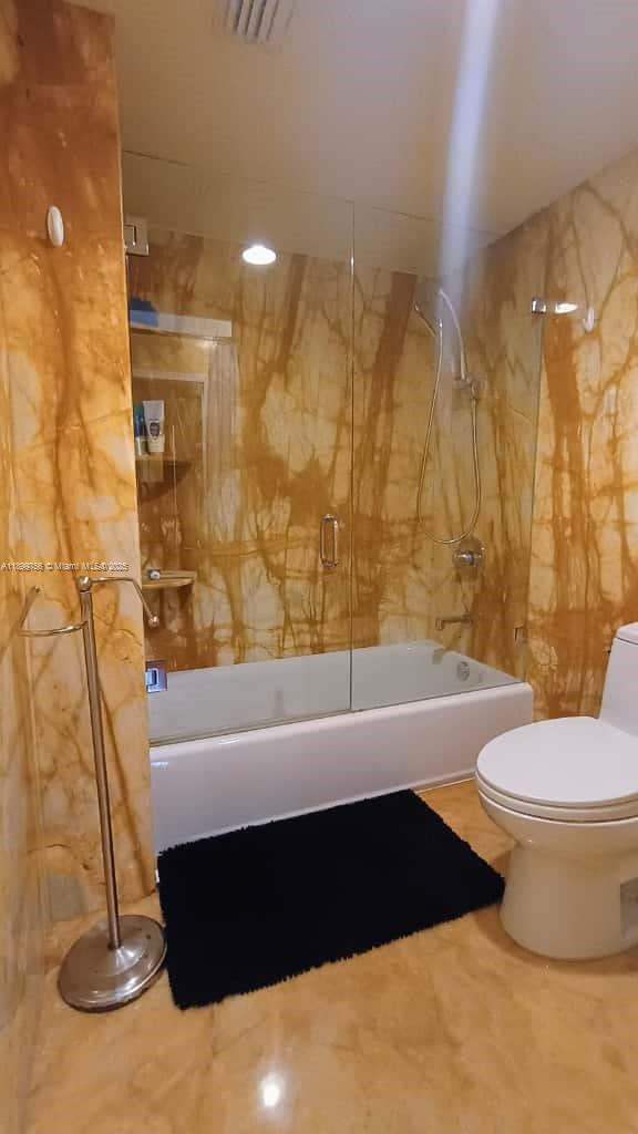 Building Photo - 19999 E Country Club Dr