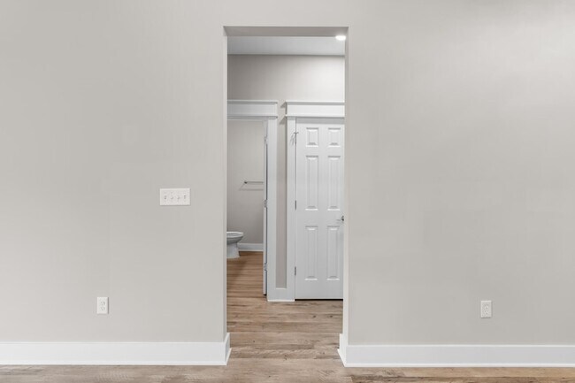 Building Photo - 5 Romana Ln