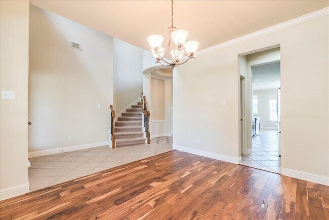 Building Photo - 3831 Aqua Ln