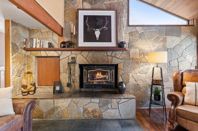 Building Photo - 18087 E Butte Ln