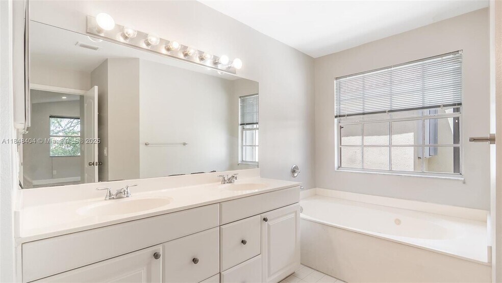 Building Photo - 909 Garnet Cir
