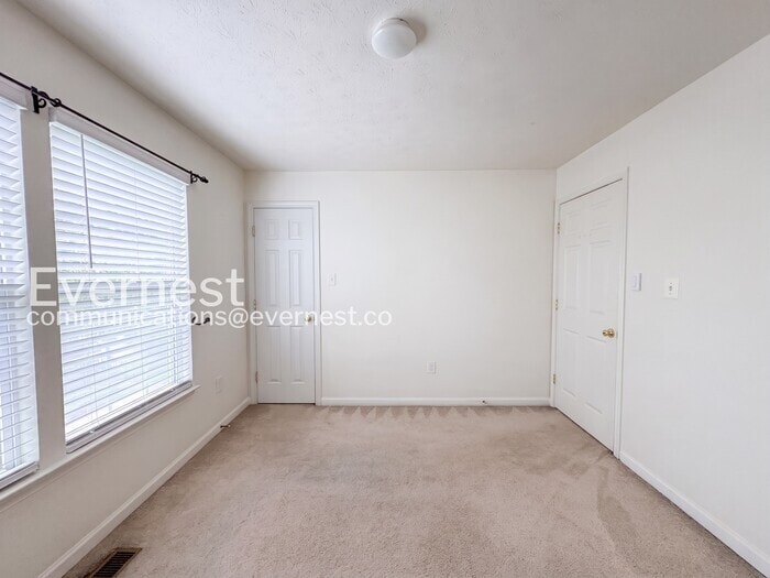 Building Photo - 6504 Tapwood Ct