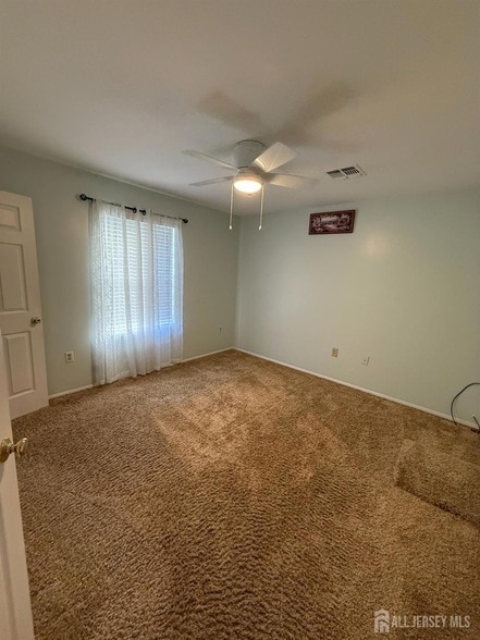 Building Photo - 31 Beverly St