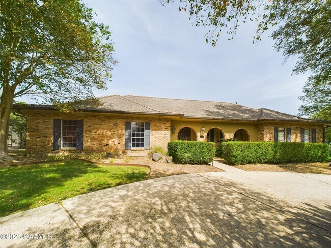 Primary Photo - 232 Thibodeaux Dr