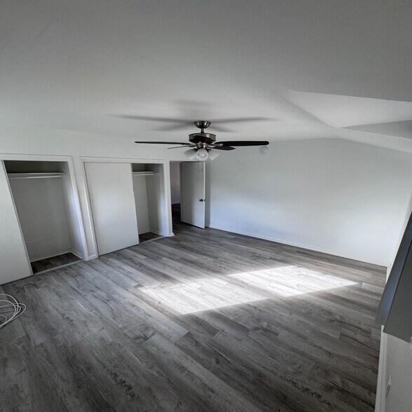 Building Photo - 5527 Radford Ave