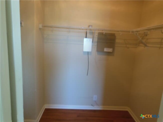 Building Photo - 753 Great Oaks Dr