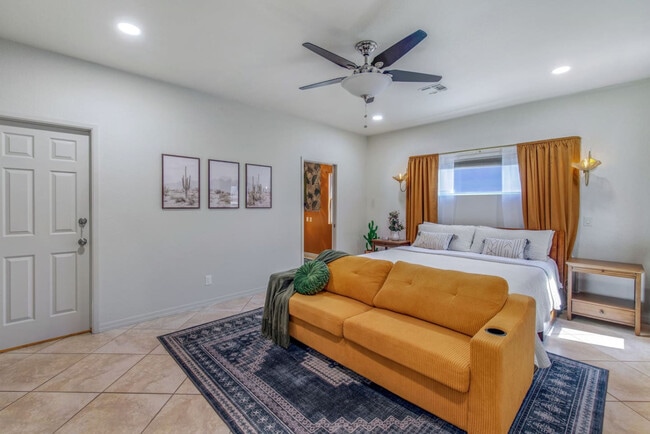 Building Photo - 1800 Burgundy Dr