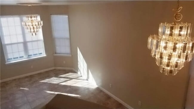 Building Photo - Gorgeous Home