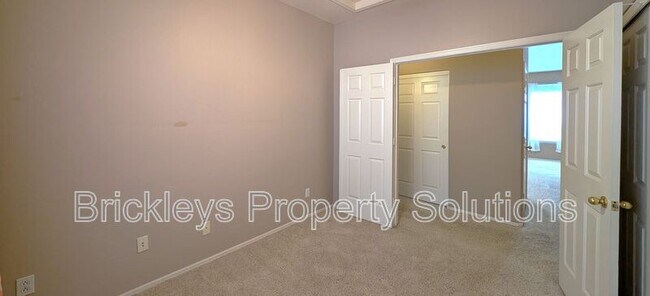 Building Photo - 4236 E Oxford Ln