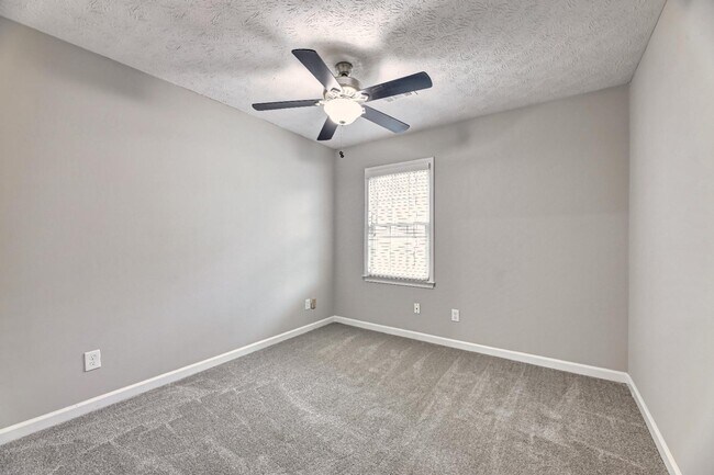 Building Photo - 4843 McPherson Dr NE
