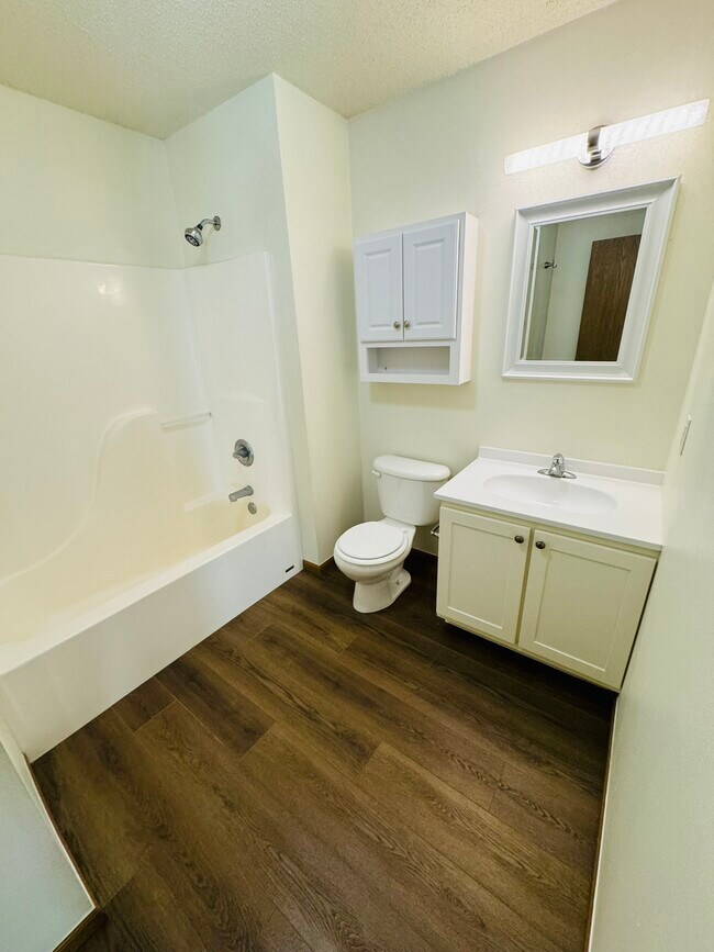 Building Photo - 245 Beaver Kreek Center