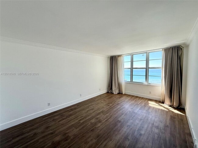 Building Photo - 5151 Collins Ave