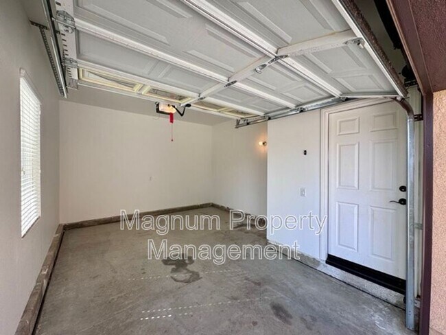 Building Photo - 34333 Northhaven Dr