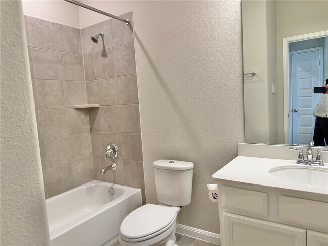 Building Photo - 2047 W Darlington Oak Ct