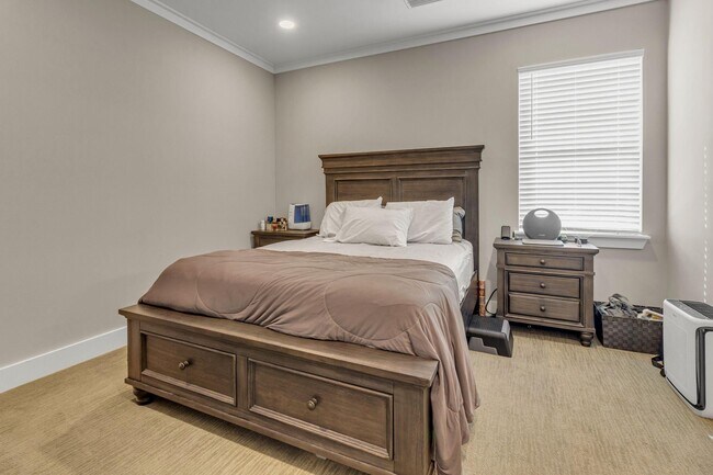 Building Photo - 6 Praiseworthy Dr