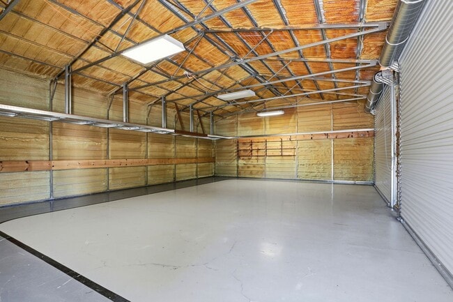 Building Photo - $5495 - Ranch-style home with acreage in West Gilroy's quiet countryside