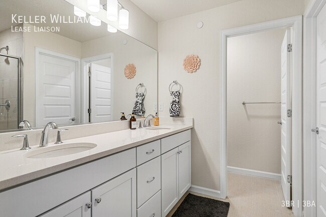 Building Photo - 1539 Spring Water Pt