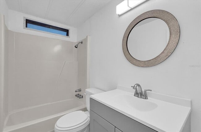 Building Photo - 947 Marcy Dr