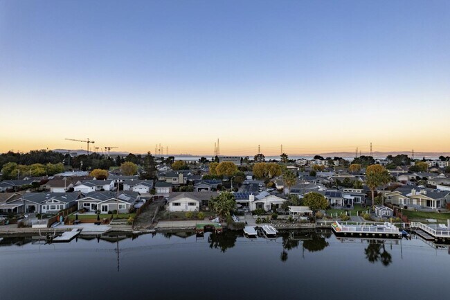 Building Photo - 1761 Kelly St