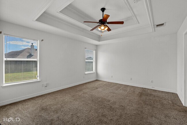 Building Photo - 521 Linnhurst Dr