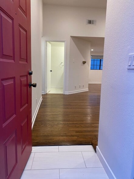 Building Photo - 293 Ohio St