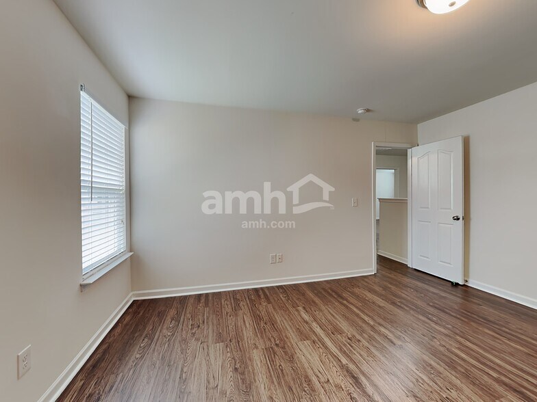 Building Photo - 4662 Abbey Park Rd
