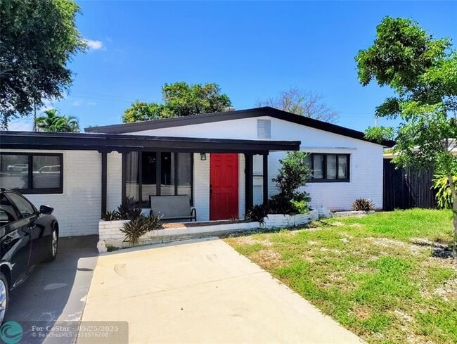 Primary Photo - 5711 Sheridan St